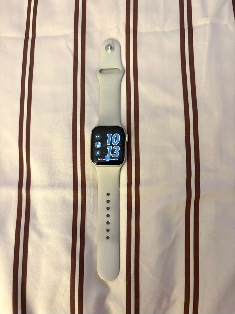 Apple Watch SE (2nd Gen) [GPS 40mm] Starlight. No scratches like new